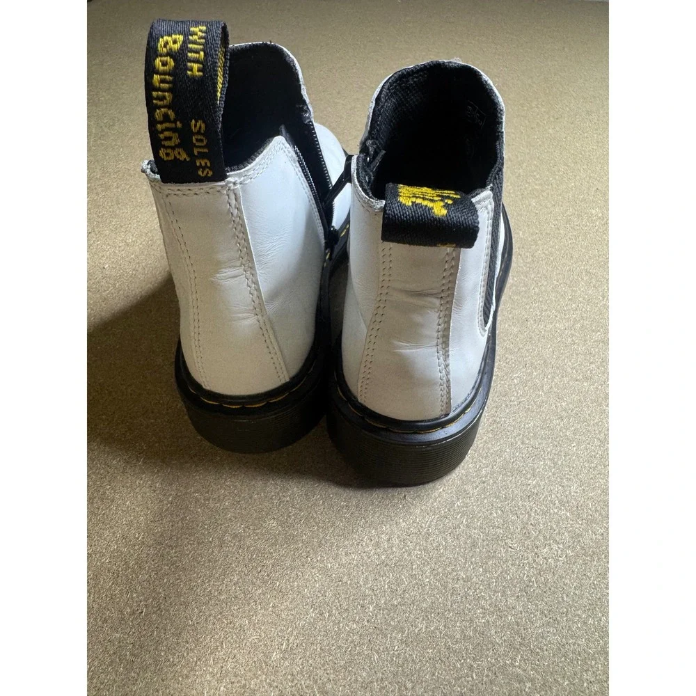 Dr. Martens 2976 Banzai White Leather Chelsea Boots Kids Size 3 US 2‎ UK 34 EU